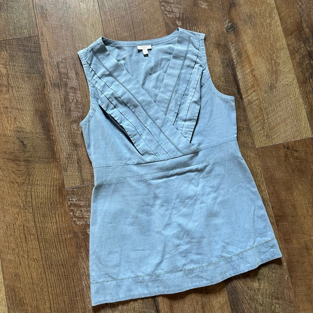 Women's Talbots Light Blue Petite 4P Sleeveless V-Neck Tank Top